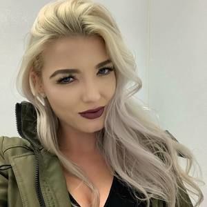 Meet your Posher, Jenna